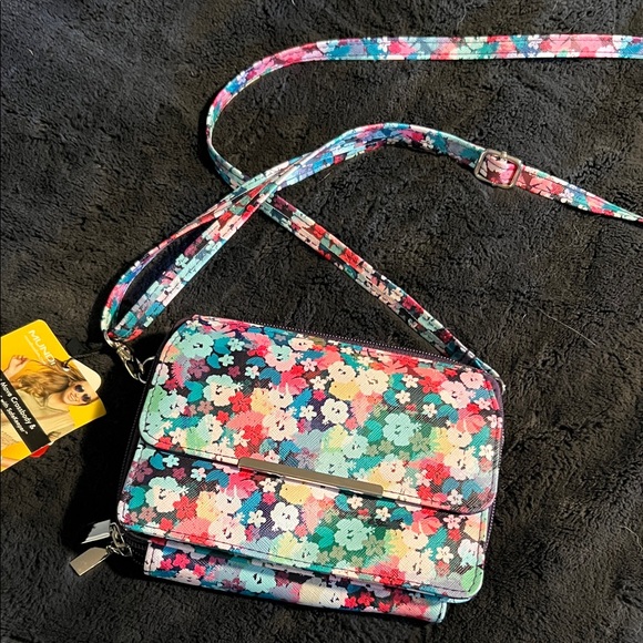 mundi Handbags - NWT Mundi Floral on the move Crossbody Bag